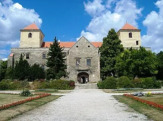 Várpalotai Thury-vár – látnivaló
