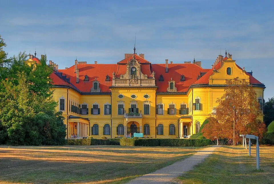 Castelul Károlyi – loc istoric