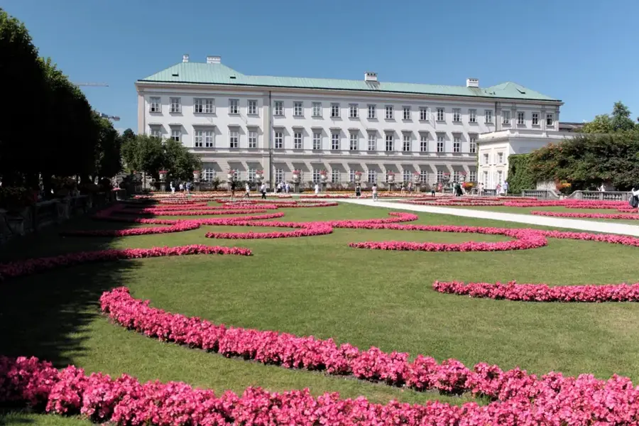 Schloss Mirabell — Schloss Hellbrunn (Österreich)