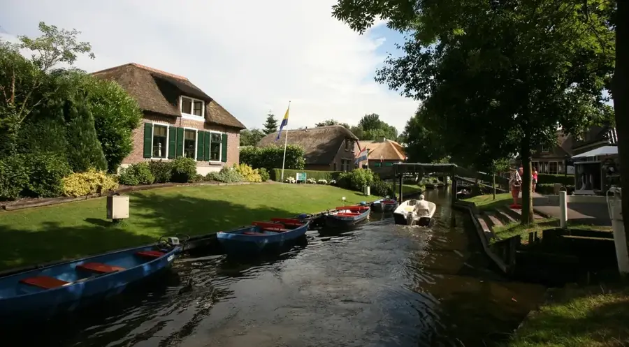 Giethoorn — Enschede (Olanda)