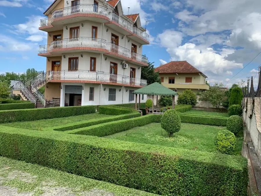 Bërxullë — Durrës (Albanien)