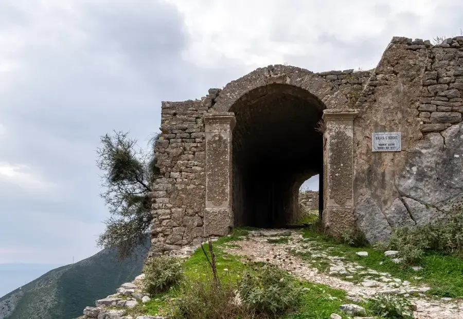 Borshi vár — Llogara-hágó (Albánia)
