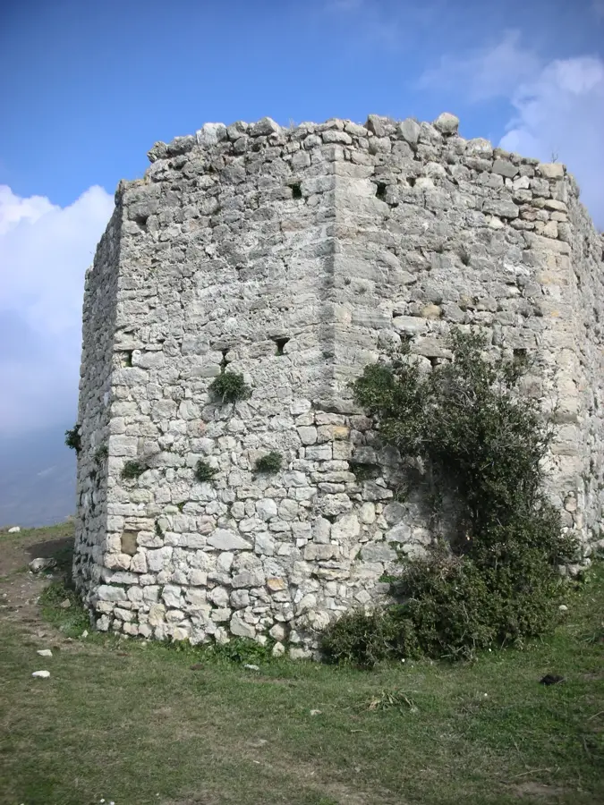 Gjon Boçari vára — Llogara-hágó (Albánia)