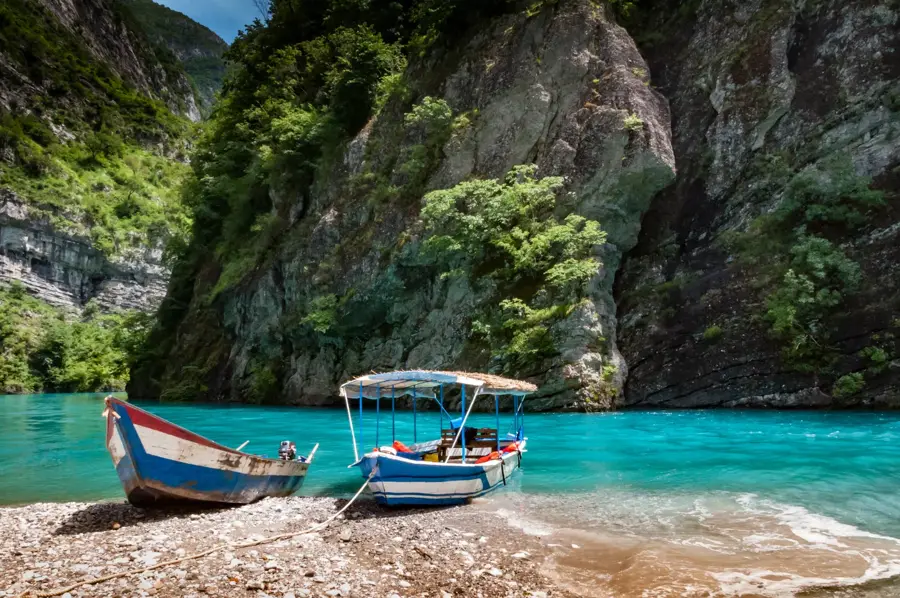 Koman-Stausee — Valbona-Tal (Albanien)