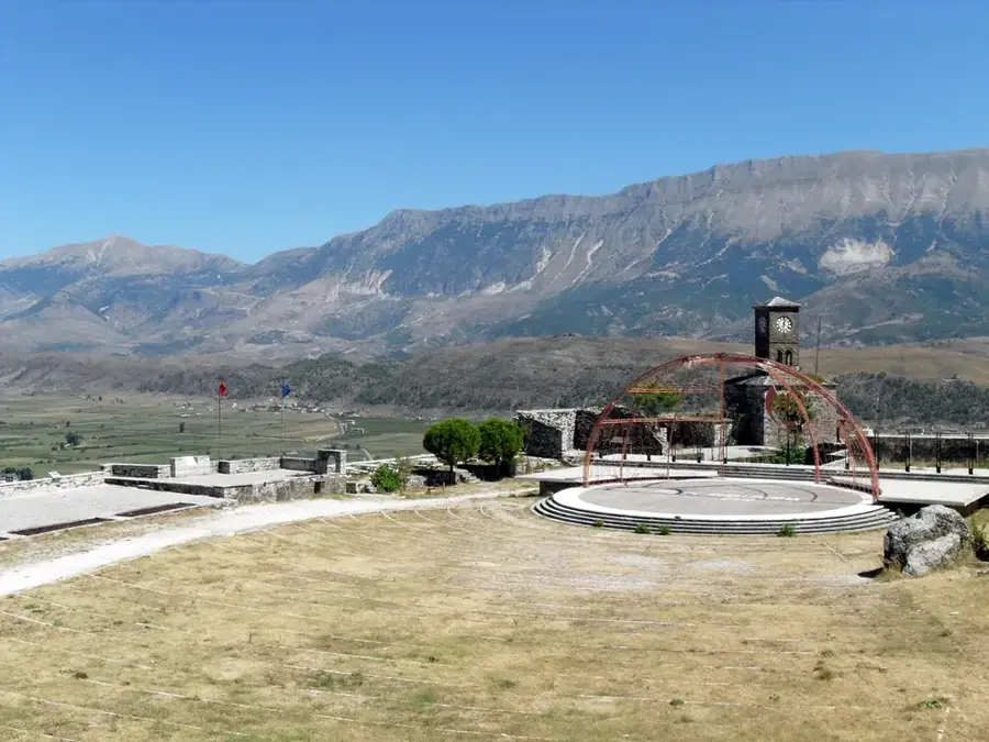Munții Lunxhëria