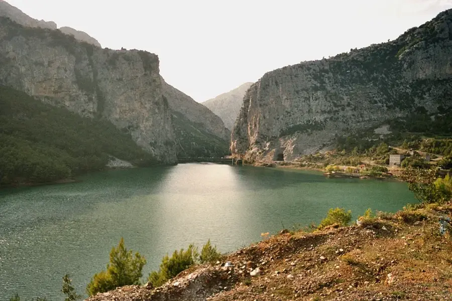 Shkopet-See — Burg von Lezhë (Albanien)