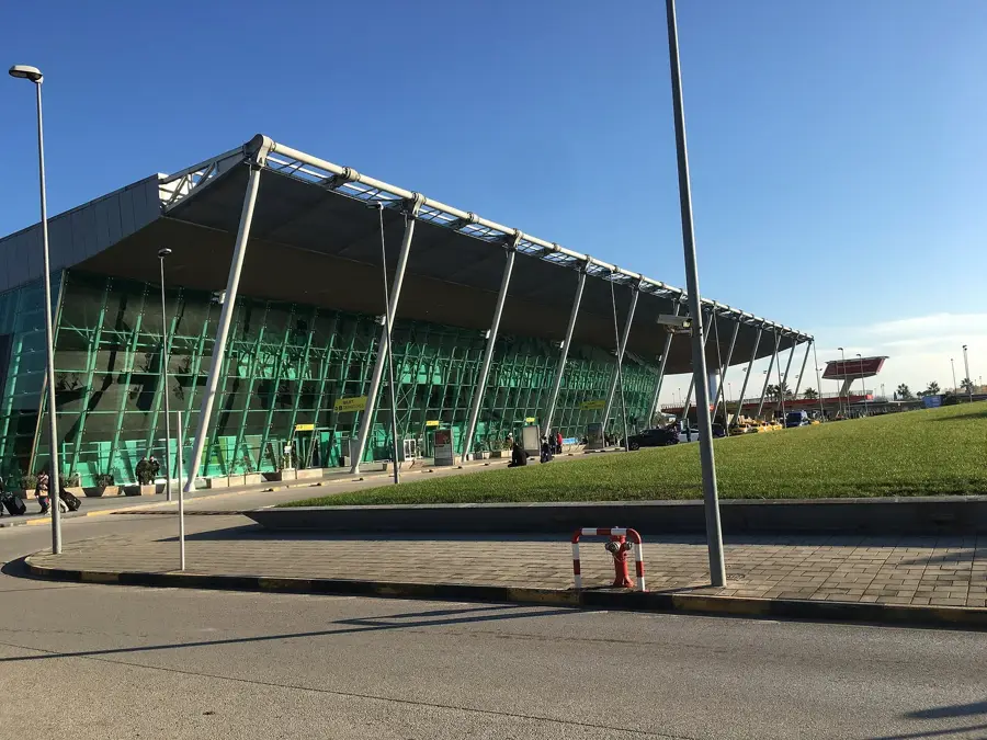 Flughafen Tirana Nënë Tereza — Durrës (Albanien)
