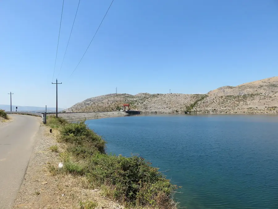 Hidrocentrala Vau i Dejës — Cetatea Rozafa (Albania)