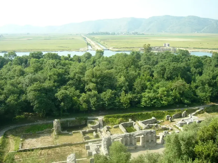 Vurgu-Ebene — Das Blaue Auge (Albanien)