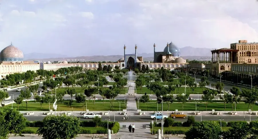 Palatul Ali Qapu — Catedrala Vank (Iran)