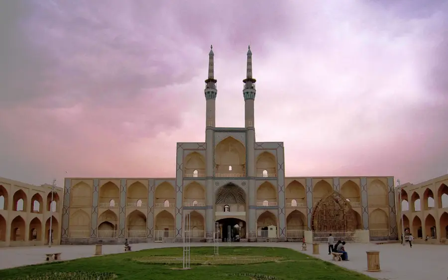 Amir-Tschachmaq-Komplex — Totschāl (Iran)