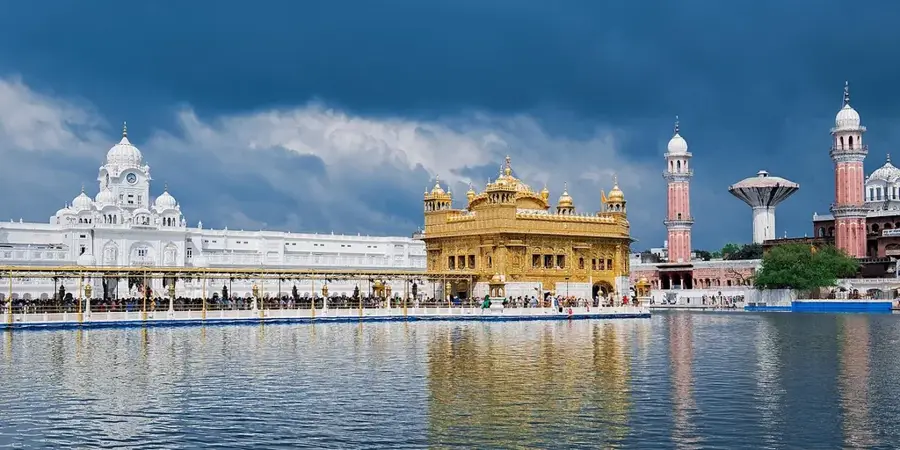 Amritsar — Srinagar (Indien)