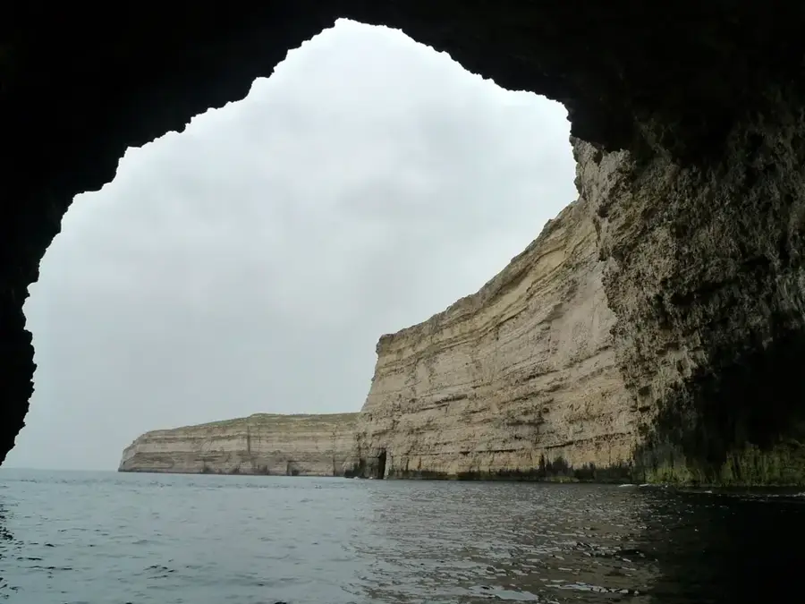 Dwejra Bay (Gozo) — Tal-Massar Winery (Gozo) (Malta)