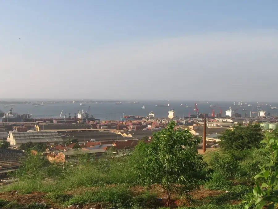Hafen von Luanda — Ilha do Cabo (Angola)