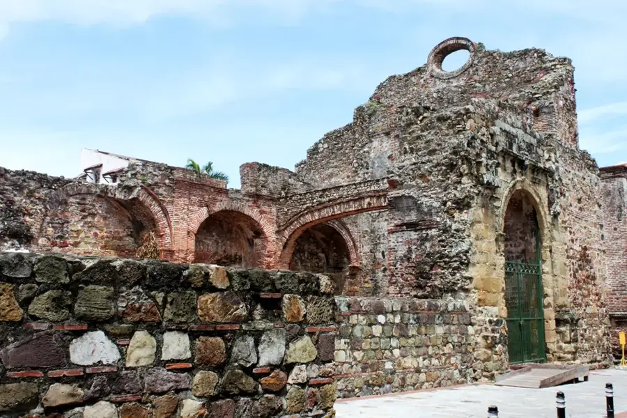Arco Chato — Las Bóvedas (Panama)