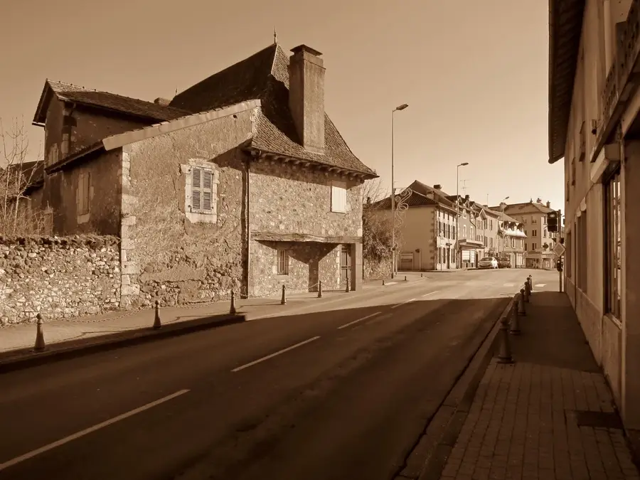 Arpajon-sur-Cère — Balcad (Somalia)