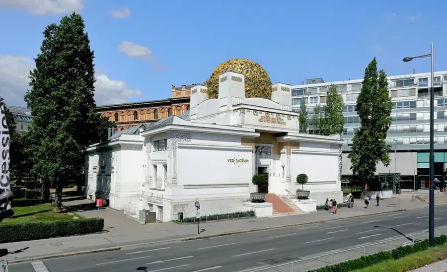 Wiener Secessionsgebäude — Klopeiner See (Österreich)