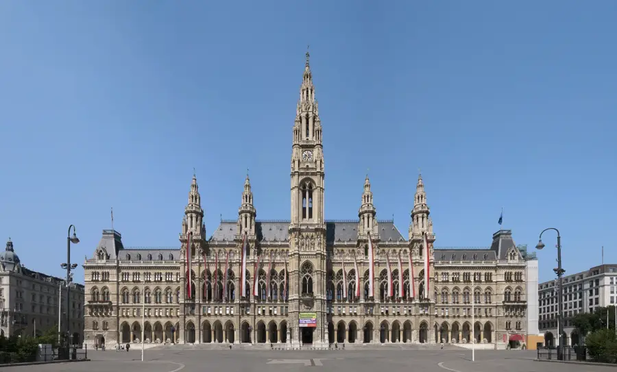 Wiener Rathaus — Klopeiner See (Österreich)