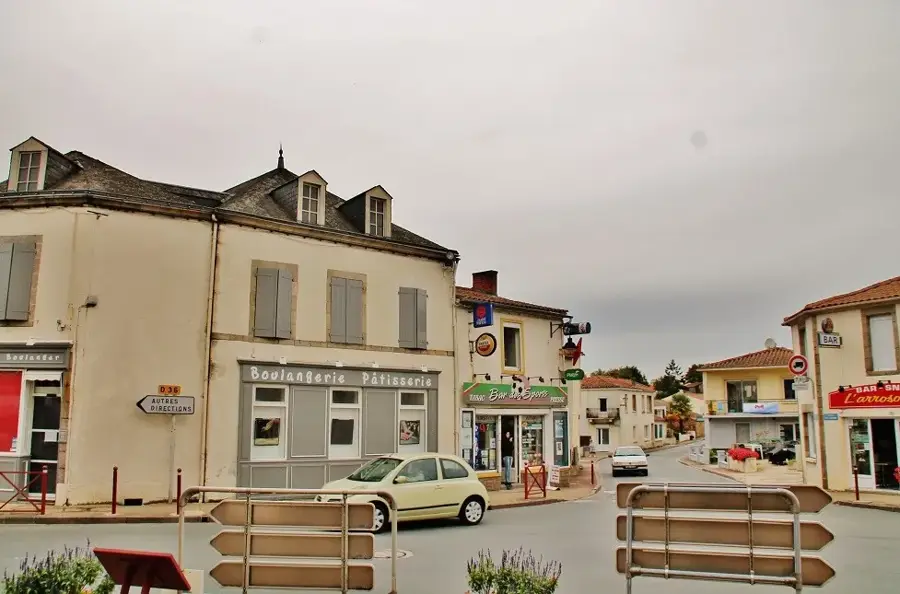 Aubigny-Les Clouzeaux – city