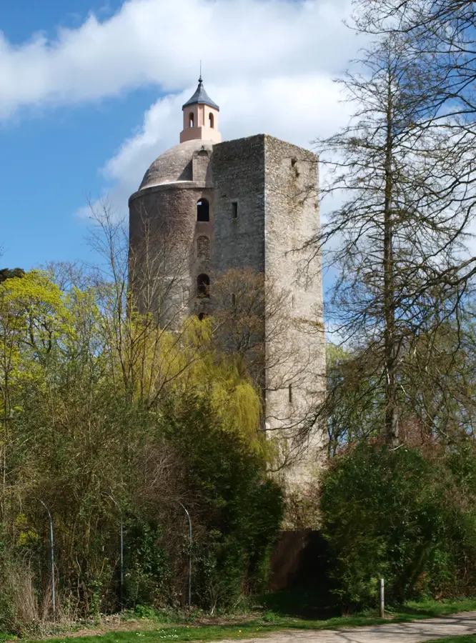 Auneau-Bleury-Saint-Symphorien – city