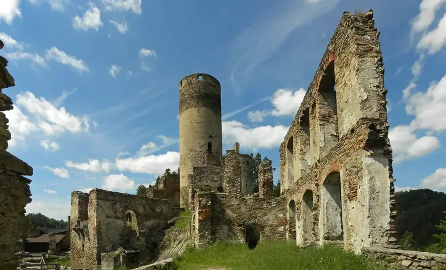 Burgruine Kollmitz — Budweiser Budvar Brauerei (Tschechien)
