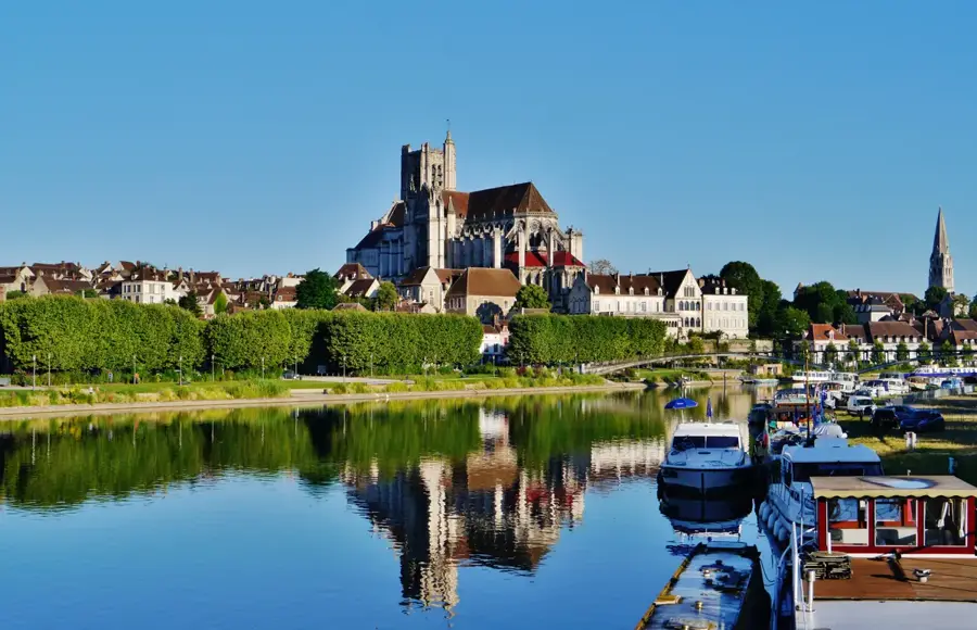 Auxerre — El Dher (Szomália)