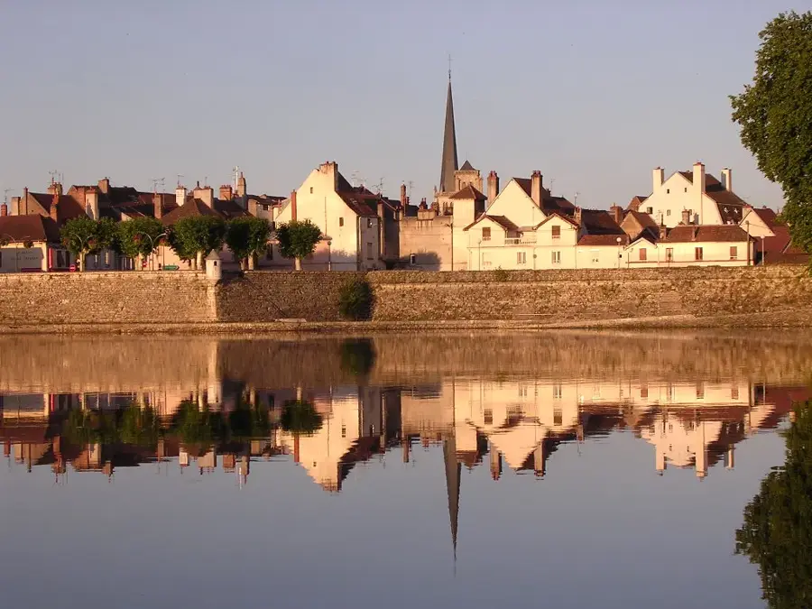 Auxonne – city