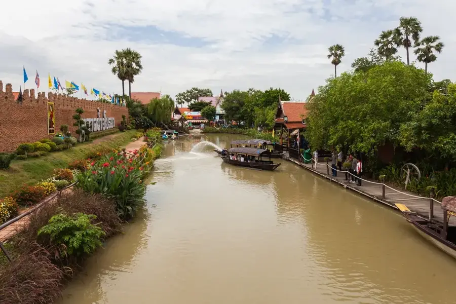 Ayutthaya — Minele de aur Phichit (Thailanda)