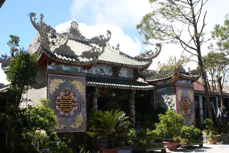 Dealurile Bà Nà — Portul Đà Nẵng (Vietnam)