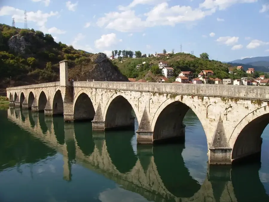 Podul Mehmed Paša Sokolović — Andrićgrad (Bosnia și Herțegovina)