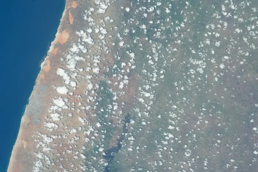 Coasta lângă Barawa