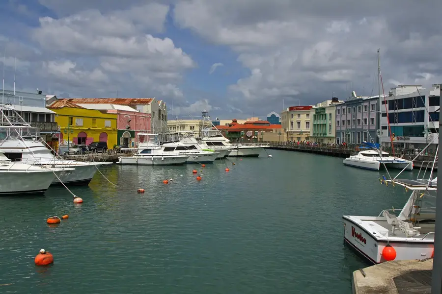 Tyrol Cot örökségfalu — Tudor Bridge (Barbados)