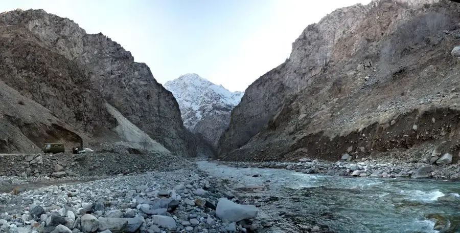 Livezile de caiși din Batken — Kadamjay (Kârgâzstan)