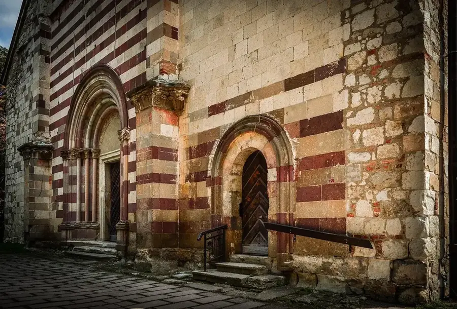 Bélapátfalva – város