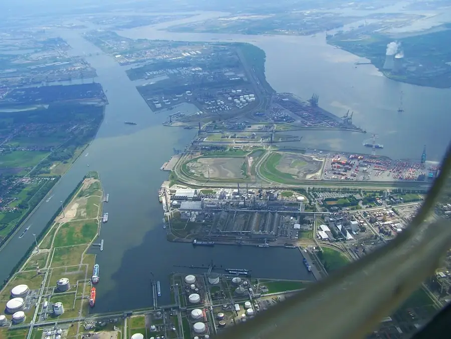 Hafen von Antwerpen-Brügge