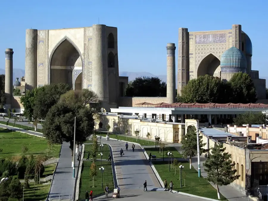 Bibi-Khanym Mosque — Zarafshan Range (Uzbekistan)