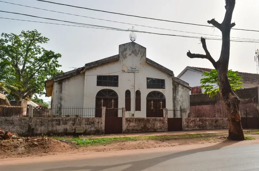 Bissaui Gyermekkönyvtár — Antulai kőbánya (Bissau-Guinea)