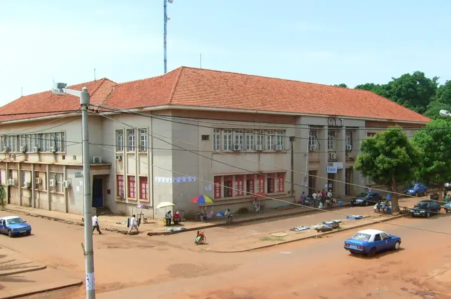 Bissaui városháza — Antulai kőbánya (Bissau-Guinea)