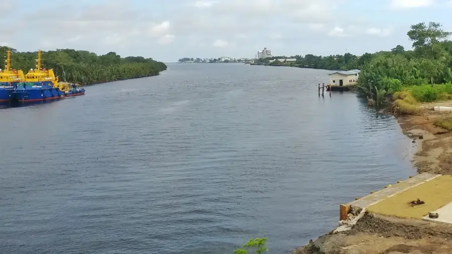 Râul Belait — Badas (Brunei)