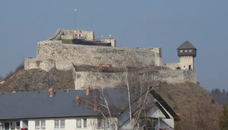 Cetatea Doboj — Cetatea Srebrenik (Bosnia și Herțegovina)