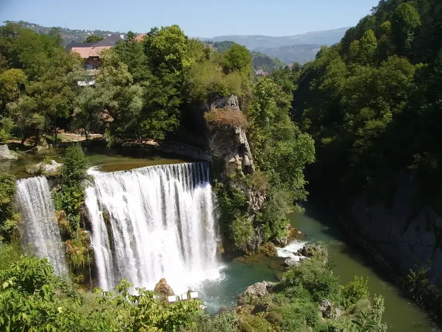 Altstadt Šipovo — Jajce Festung und Wasserfall (Bosnien und Herzegowina)