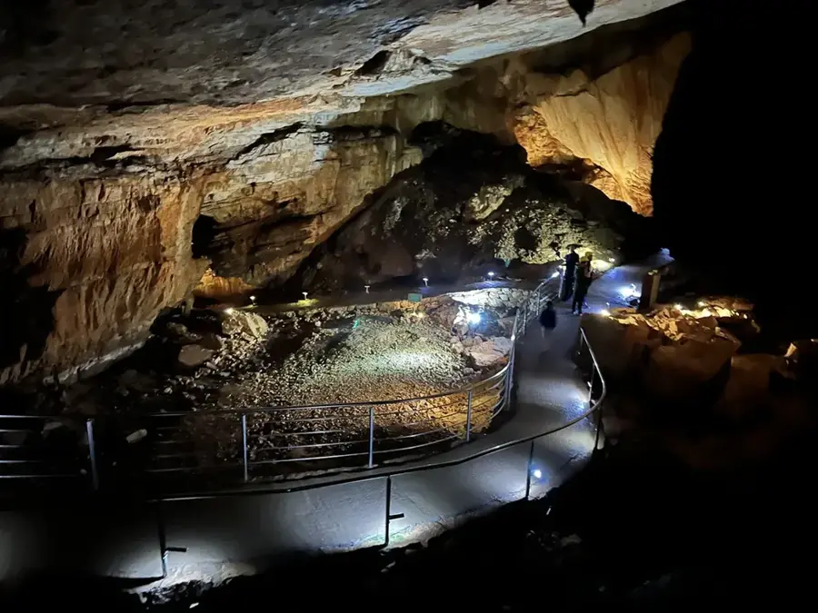 Vjetrenica Cave — Bileća Lake (Bosnia and Herzegovina)