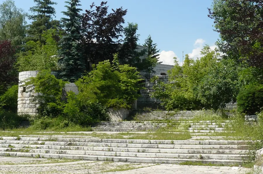 Vraca emlékpark — Orlovača-barlang (Bosznia-Hercegovina)