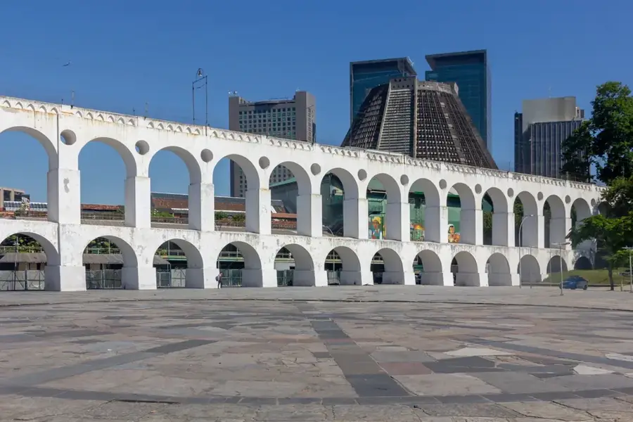 Aquädukt von Carioca (Arcos da Lapa) — Maracanã-Stadion (Brasilien)