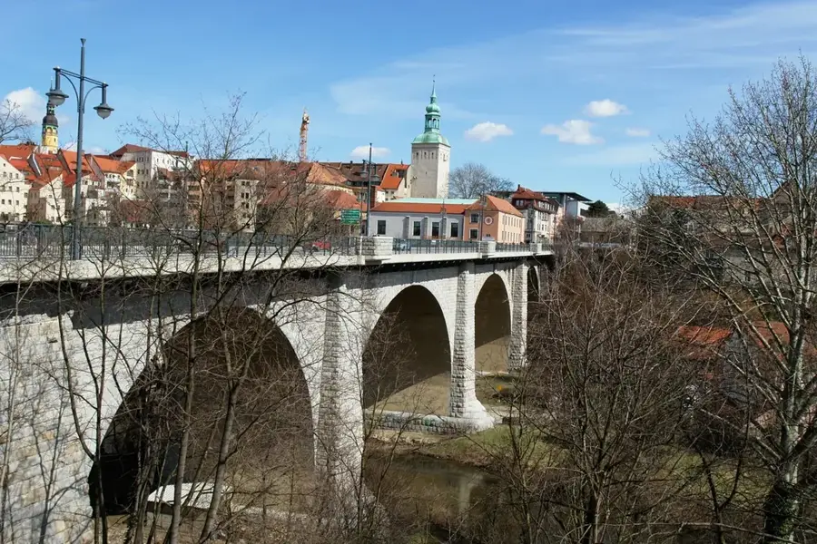Friedensbrücke — Mutter Georgiens (Georgien)