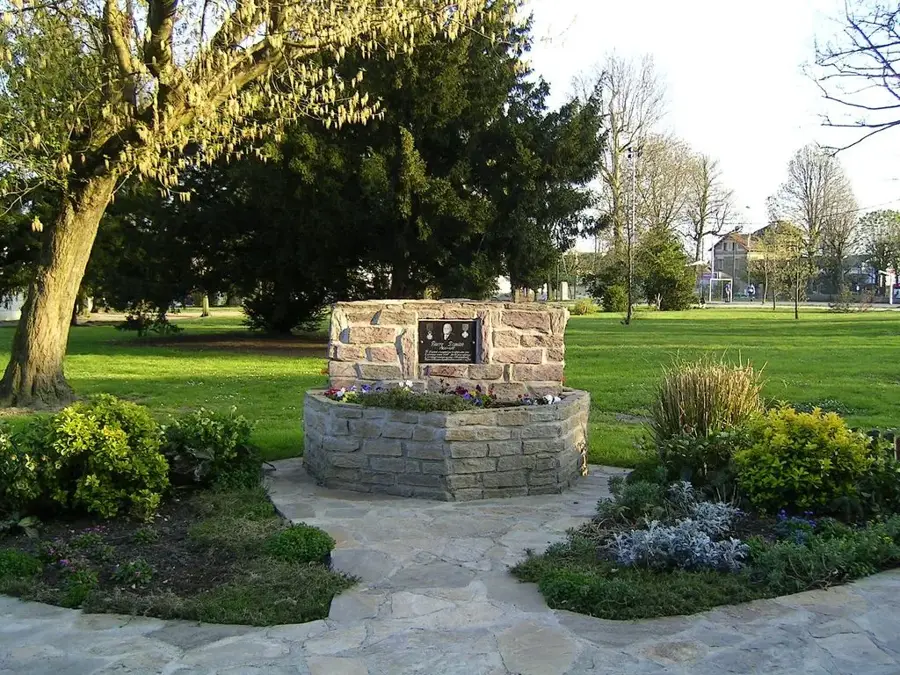 Brou-sur-Chantereine – city