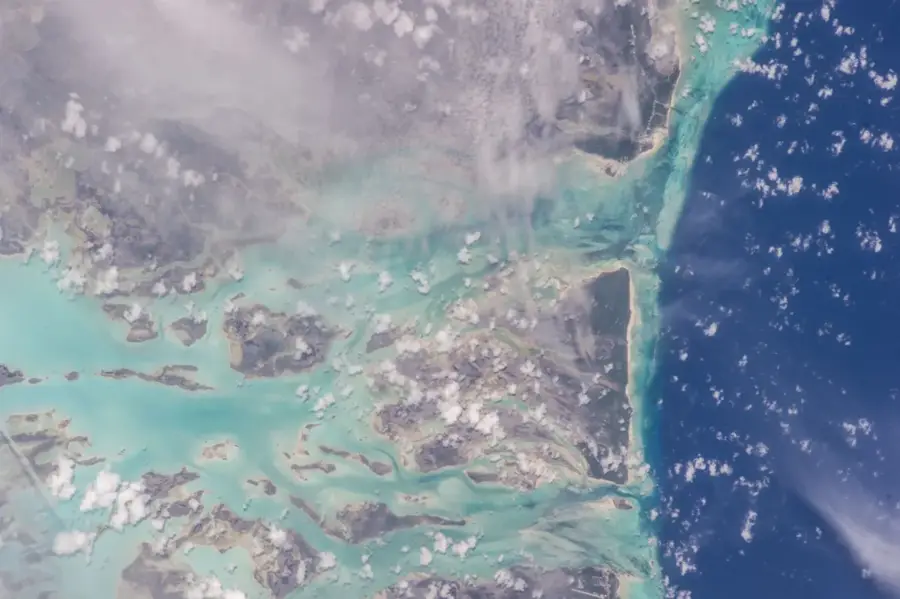 Andros Barrier Reef — Dean's Blue Hole (Bahamas)