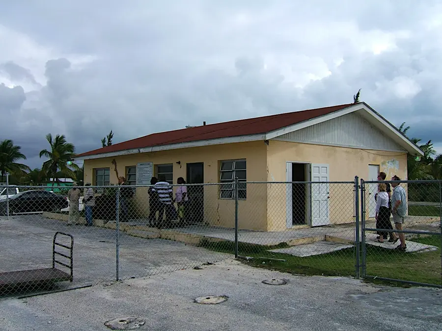 Arthur's Town — Conception Island Wall (Bahamas)