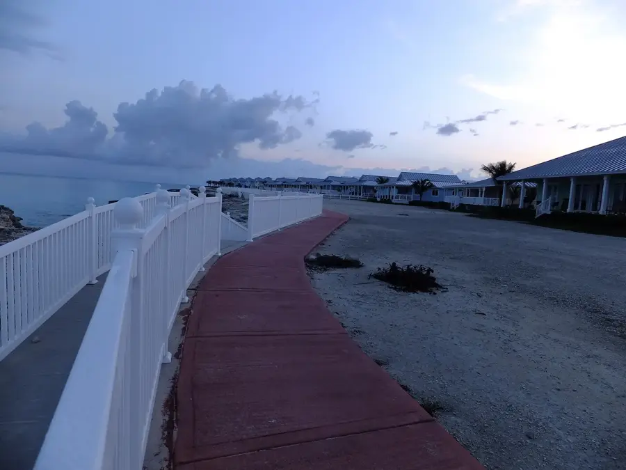 Bimini Road — Dean's Blue Hole (Bahamas)