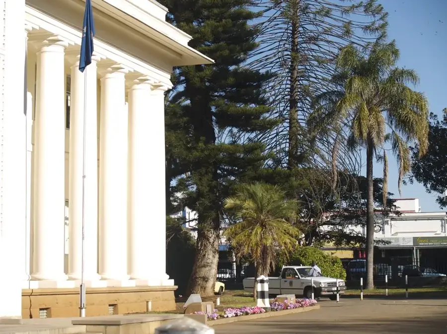 Bulawayo Centre — How Mine (Simbabwe)